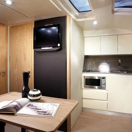 Hotel en barco 5* Mogan Yacht Xperience