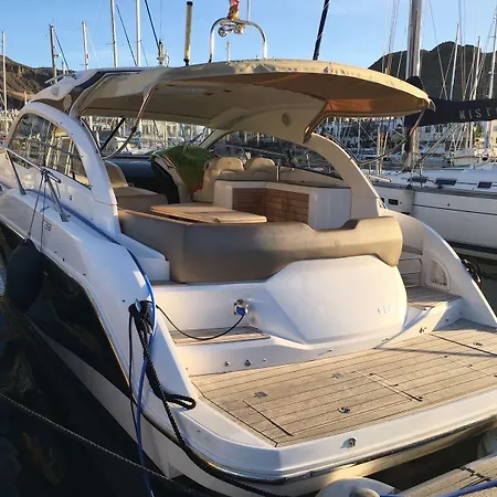 5* Mogan Yacht Xperience Hotel en barco