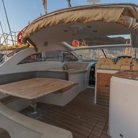 5* Mogan Yacht Xperience Hotel en barco Puerto De Mogan